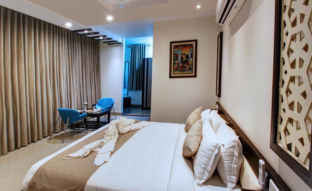 Hotel Nawalgarh Plaza Room photo